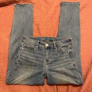 AE skinny leg jeans size 4